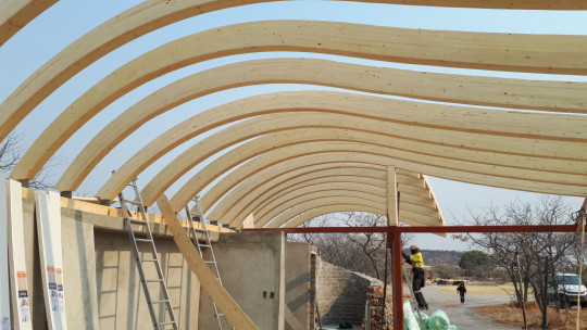 Timber roof structure